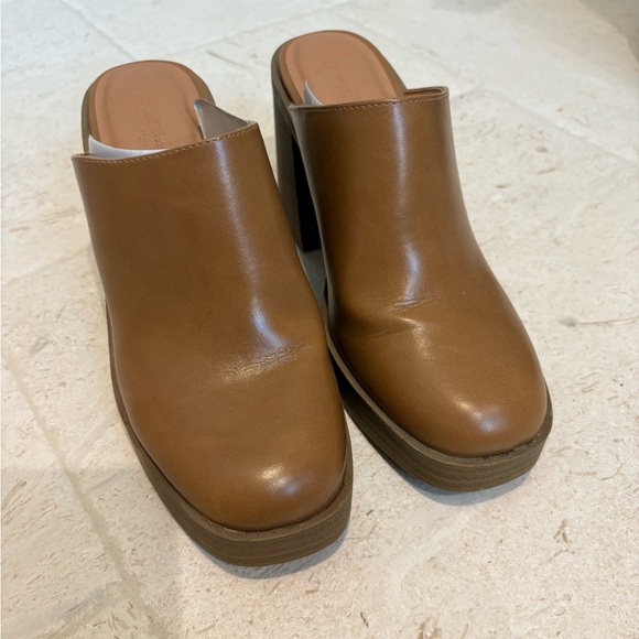 Universal Thread Block Heel Mule - size 8 - Picture 2 of 10